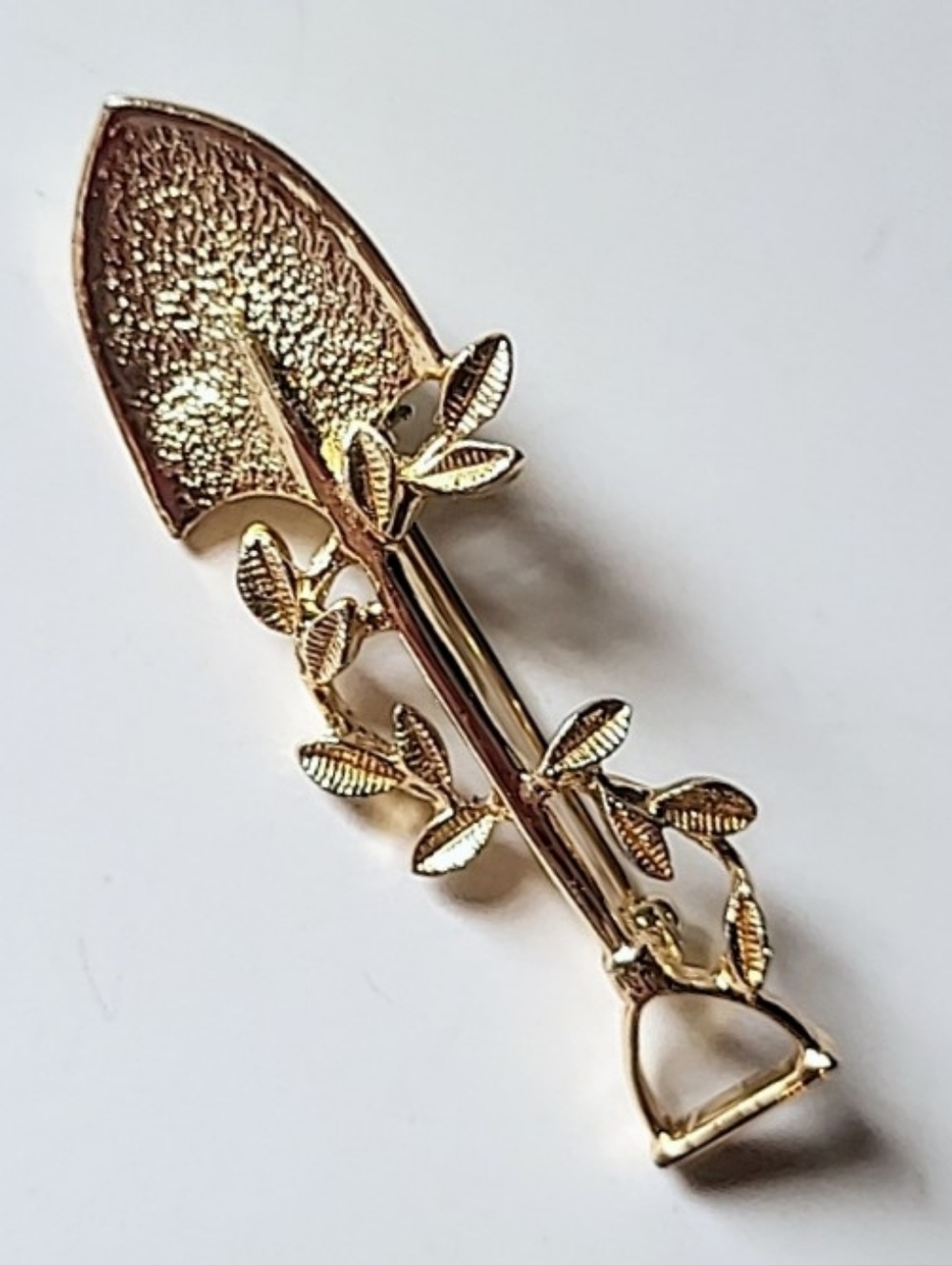 Sarah Coventry "Gold Digger" Award Pin Brooch